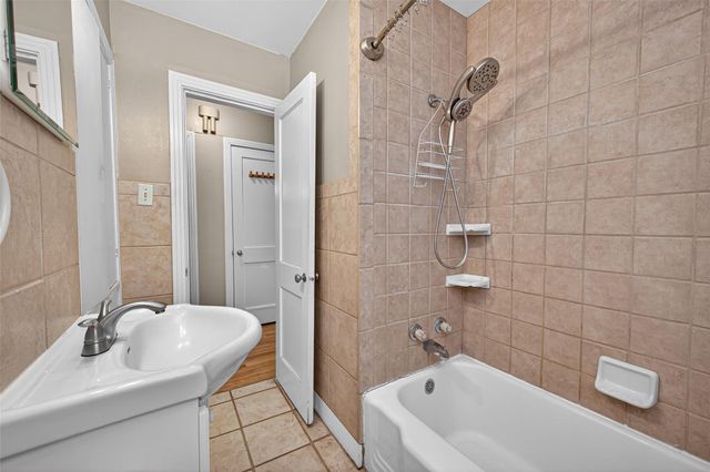 1020 Houston Street, Conroe, TX 77301