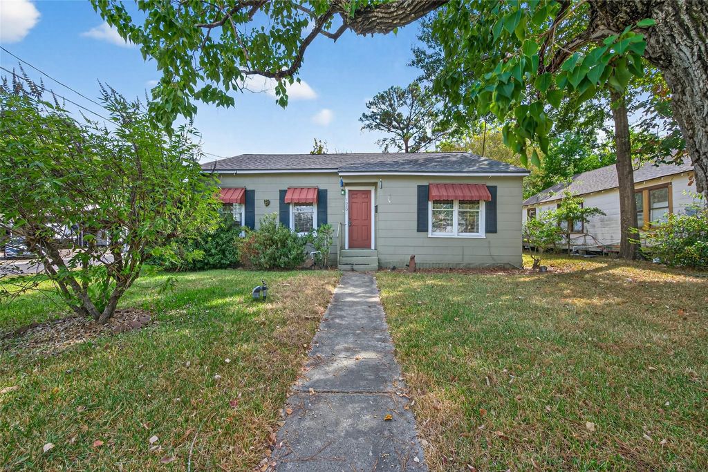 1020 Houston Street, Conroe, TX 77301