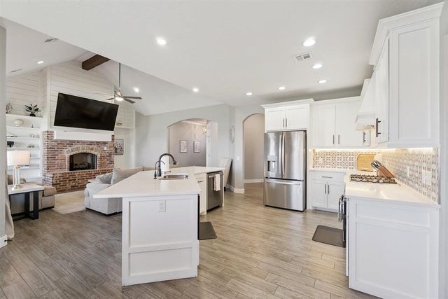 5640 NE Snowy Owl Rd, Elgin, OK 73538