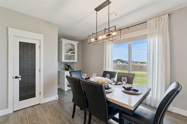 5640 NE Snowy Owl Rd, Elgin, OK 73538