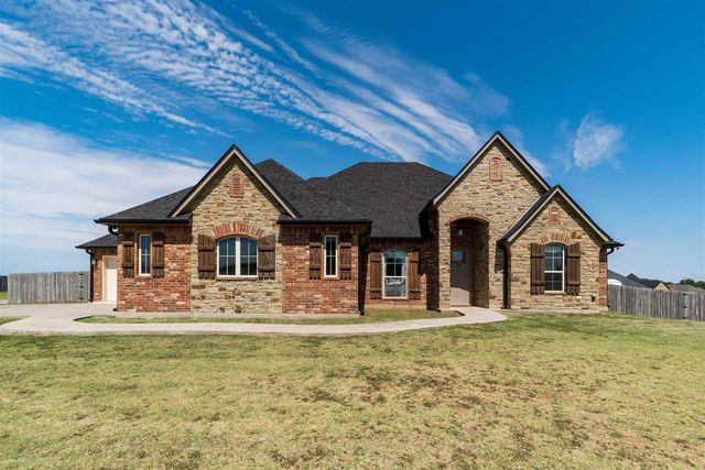 5640 NE Snowy Owl Rd, Elgin, OK 73538