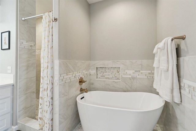 5640 NE Snowy Owl Rd, Elgin, OK 73538