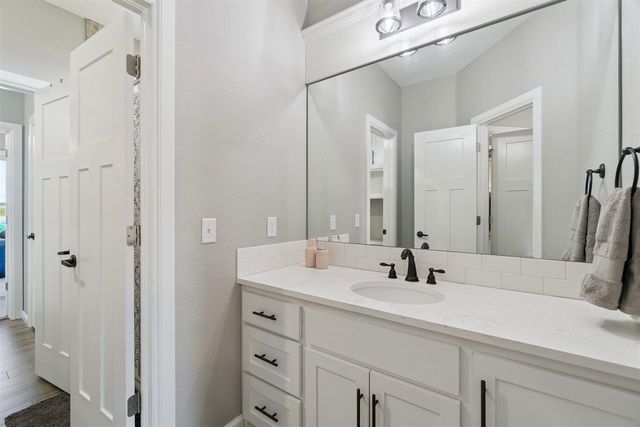 5640 NE Snowy Owl Rd, Elgin, OK 73538