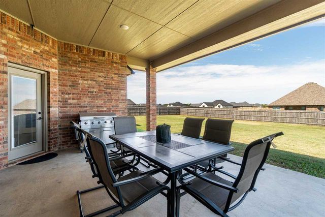 5640 NE Snowy Owl Rd, Elgin, OK 73538