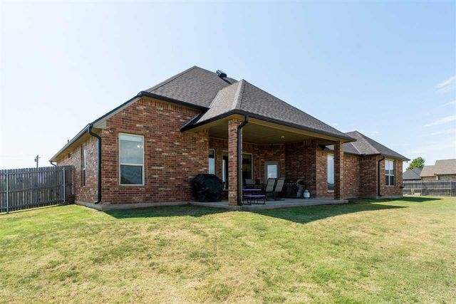 5640 NE Snowy Owl Rd, Elgin, OK 73538