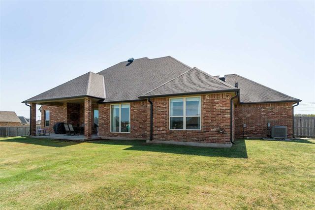 5640 NE Snowy Owl Rd, Elgin, OK 73538