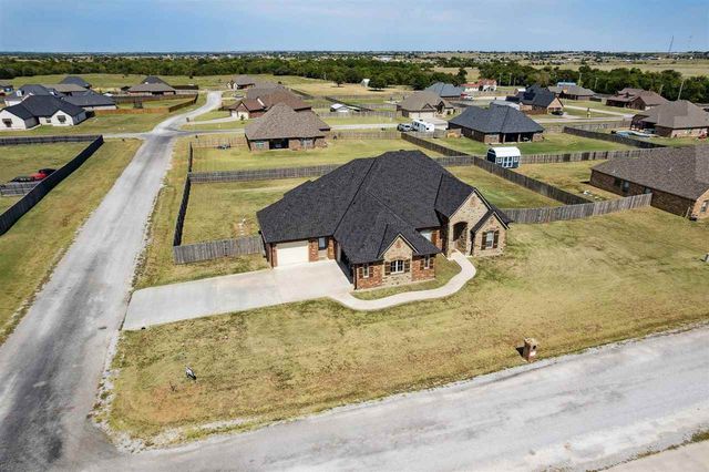 5640 NE Snowy Owl Rd, Elgin, OK 73538