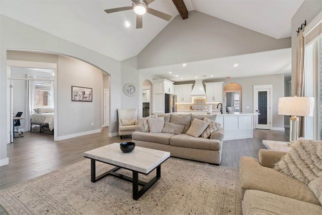 5640 NE Snowy Owl Rd, Elgin, OK 73538