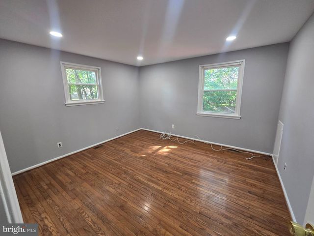 21 OAK CT, West Berlin, NJ 08091