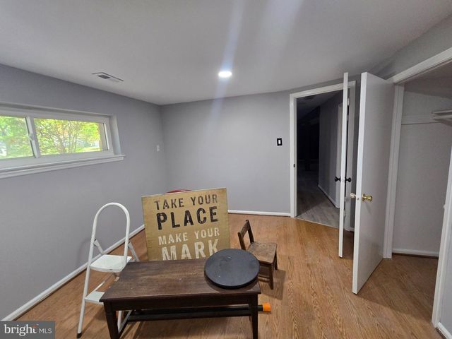 21 OAK CT, West Berlin, NJ 08091