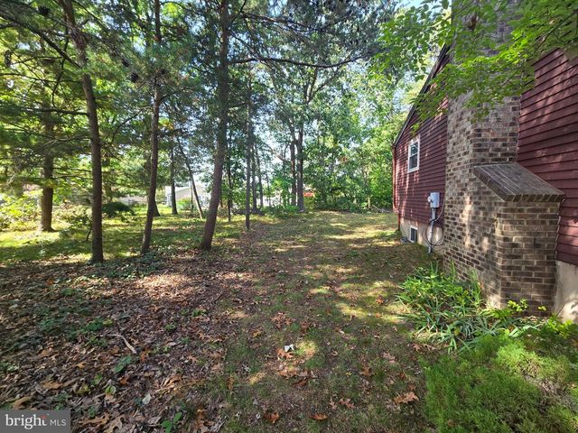 21 OAK CT, West Berlin, NJ 08091