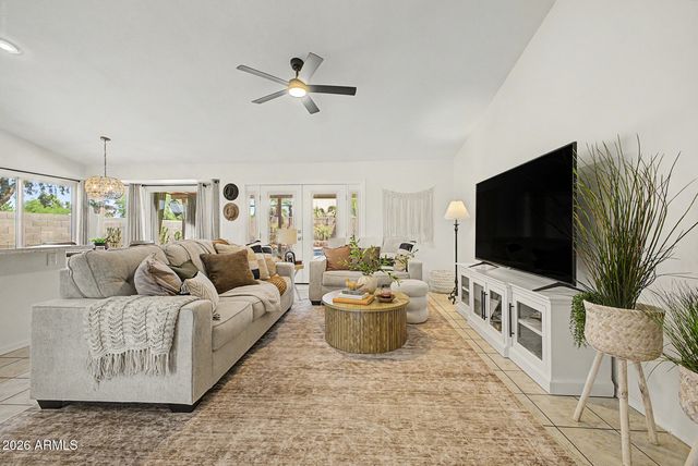 4890 W GERONIMO Street, Chandler, AZ 85226