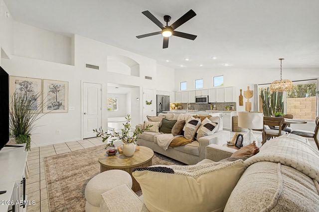 4890 W GERONIMO Street, Chandler, AZ 85226