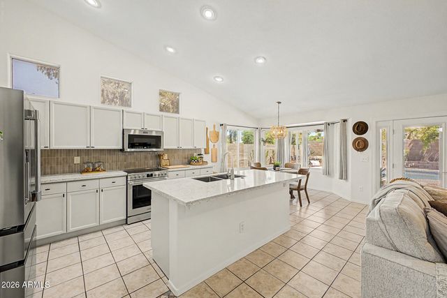 4890 W GERONIMO Street, Chandler, AZ 85226
