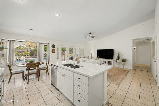 4890 W GERONIMO Street, Chandler, AZ 85226