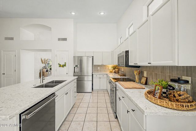 4890 W GERONIMO Street, Chandler, AZ 85226