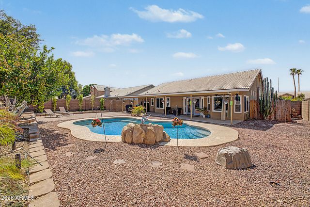 4890 W GERONIMO Street, Chandler, AZ 85226