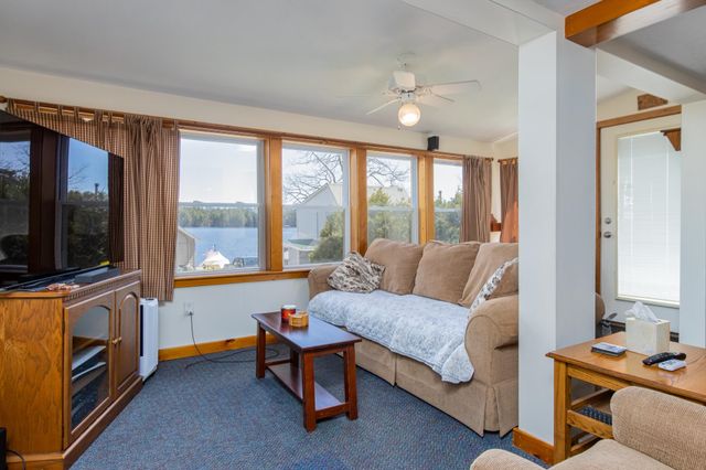 134 Chases Grove Road, Derry, NH 03038