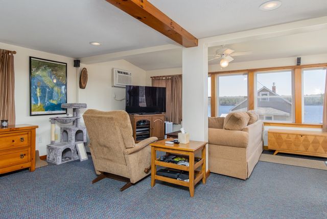 134 Chases Grove Road, Derry, NH 03038