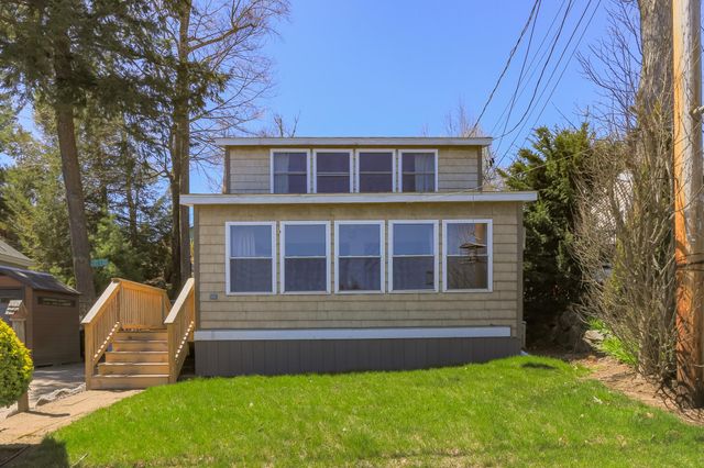 134 Chases Grove Road, Derry, NH 03038