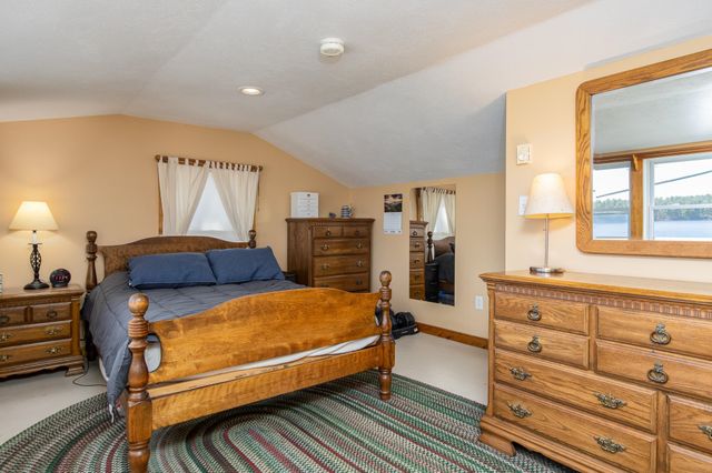 134 Chases Grove Road, Derry, NH 03038