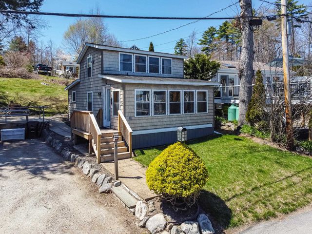 134 Chases Grove Road, Derry, NH 03038