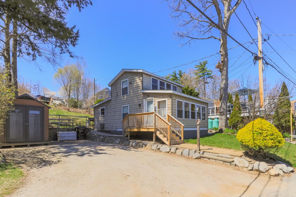 134 Chases Grove Road, Derry, NH 03038