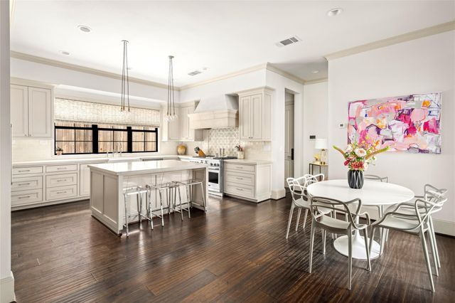 2216 Stanmore Drive, Houston, TX 77019