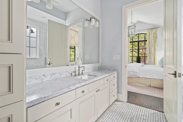 2216 Stanmore Drive, Houston, TX 77019