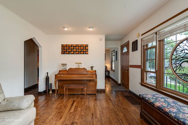 11154 S Worth Avenue, Worth, IL 60482