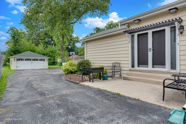 11154 S Worth Avenue, Worth, IL 60482