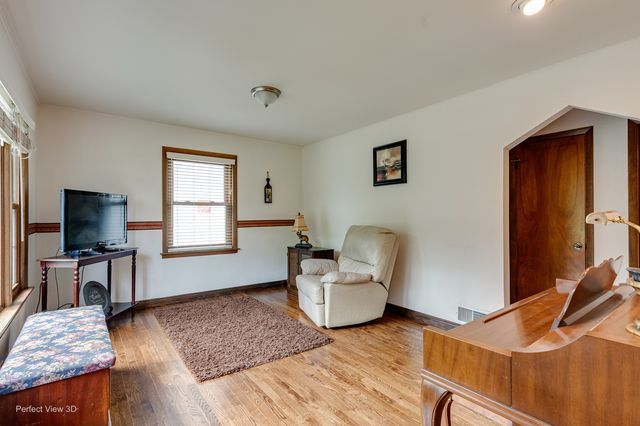 11154 S Worth Avenue, Worth, IL 60482