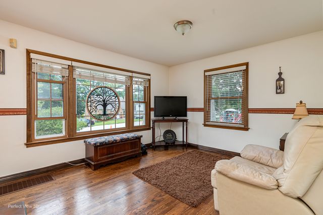 11154 S Worth Avenue, Worth, IL 60482