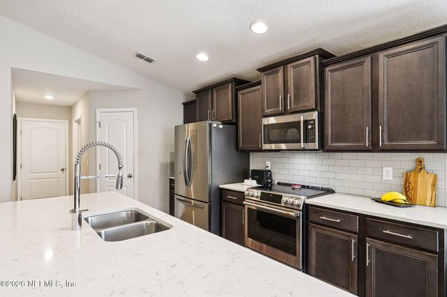 3160 SPOTTED BASS Lane, Jacksonville, FL 32226