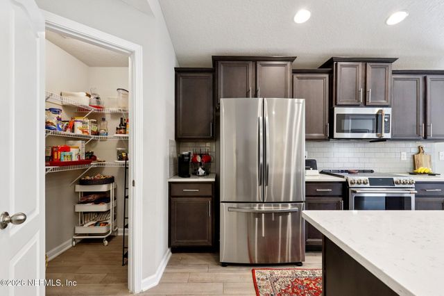 3160 SPOTTED BASS Lane, Jacksonville, FL 32226