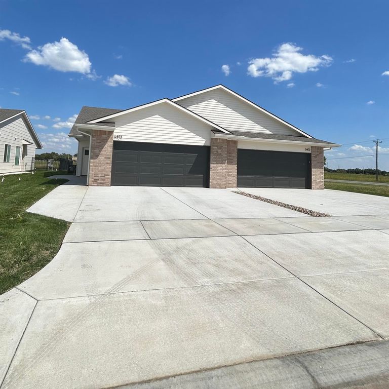 5516-5518 N Sandkey Ct, Wichita, KS 67204