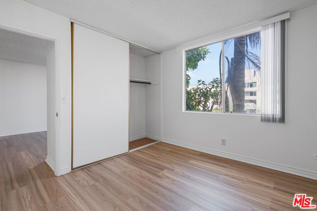 210 S La Fayette Park Place 201, Los Angeles, CA 90057