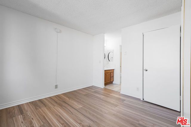 210 S La Fayette Park Place 201, Los Angeles, CA 90057
