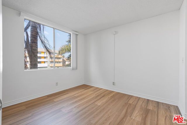 210 S La Fayette Park Place 201, Los Angeles, CA 90057