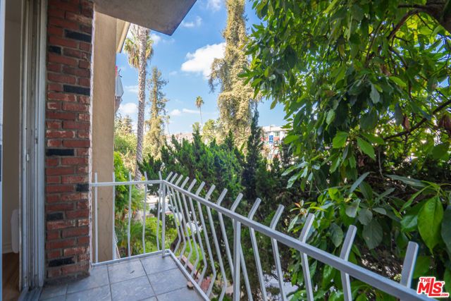 210 S La Fayette Park Place 201, Los Angeles, CA 90057