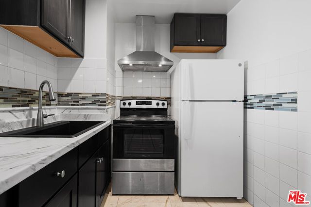 210 S La Fayette Park Place 201, Los Angeles, CA 90057