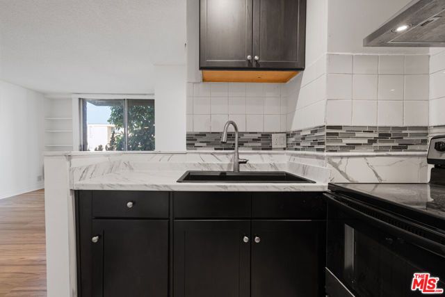 210 S La Fayette Park Place 201, Los Angeles, CA 90057