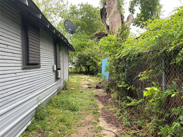 2912 Warren Avenue, Dallas, TX 75215