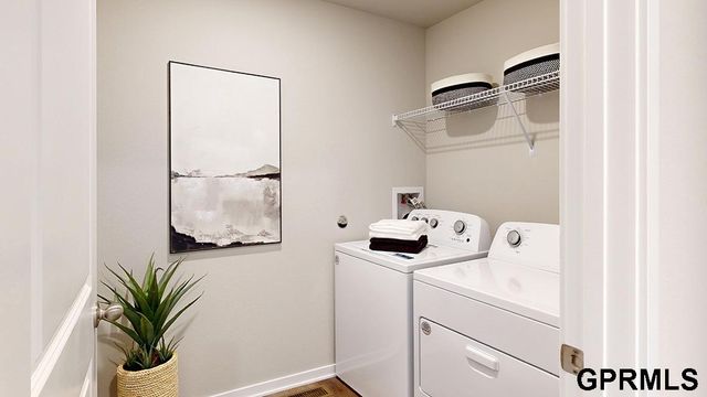 12506 S 204th Avenue, Gretna, NE 68028