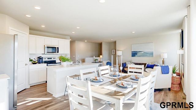 12506 S 204th Avenue, Gretna, NE 68028