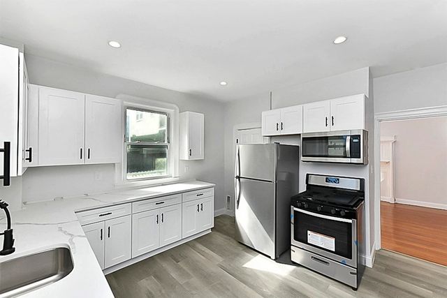109 Walnut St, Somerville, MA 02145