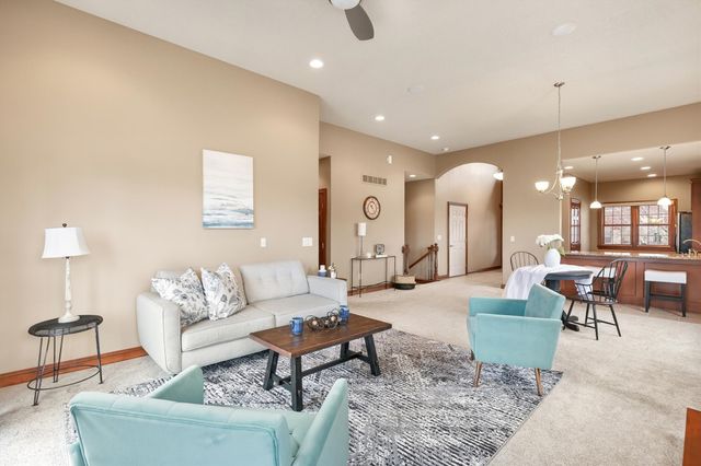 15611 Monroe Court, Urbandale, IA 50323