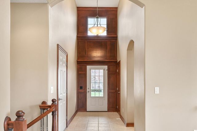 15611 Monroe Court, Urbandale, IA 50323