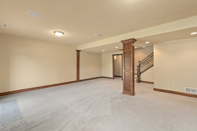 15611 Monroe Court, Urbandale, IA 50323