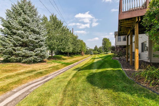 15611 Monroe Court, Urbandale, IA 50323